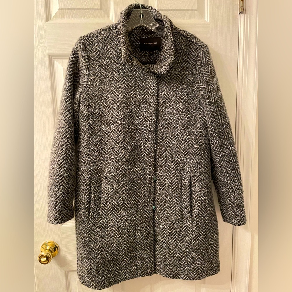 Beautiful Banana Republic winter coat